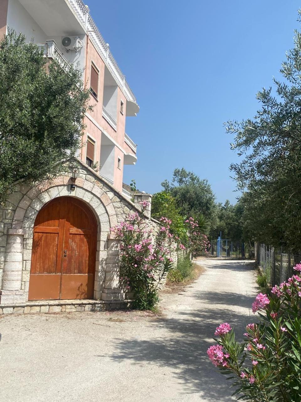 Irini'S Guesthouse Qeparo Exterior foto